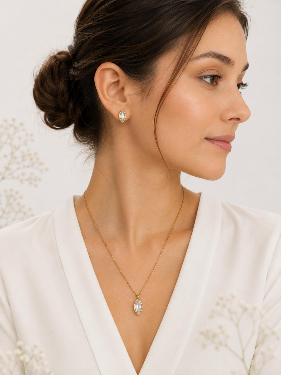 Set de Aretes y Collar Leaf - Acero Inoxidable