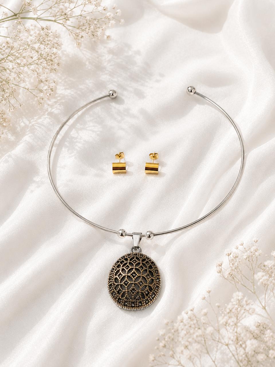 Set de Aretes y Collar Oval - Acero Inoxidable